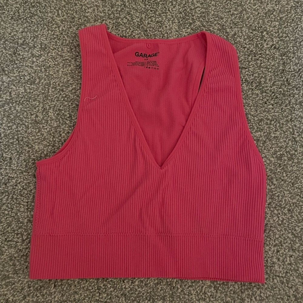 GARAGE- pink crop top